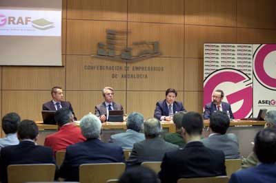 Un momento de la asamblea general de Aseigraf, celebrada en la sede de la CEA el 31 de marzo. Foto: Aseigraf