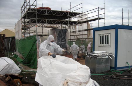 Workers in work with asbestos