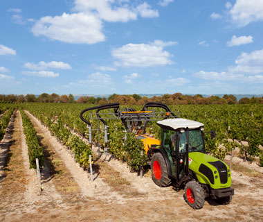 The linkages of Claas range allows the client to choose according to their needs for power and therefore pay only for what you need...