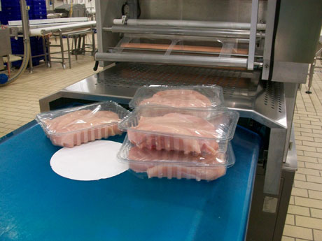 La empresa Nutreco est intentando con los nuevos envases alargar el ciclo de vida del pollo envasado en 2 das