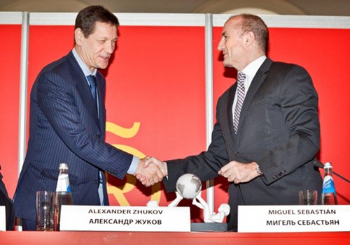 Miguel Sebastin, ministro espaol de Industria junto a Alexander Zhukov, viceprimer ministro ruso