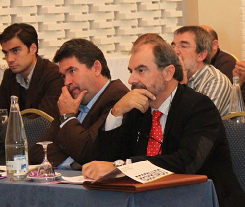 En primer terme, tercer comenant per l'esquerra, Rafael Pic Lapuente, director general d'Assola