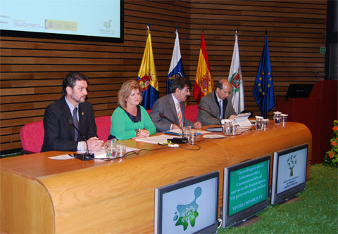 Flix morals, in the Center, during the past Congress PARJAP in Las Palmas de Gran Canaria