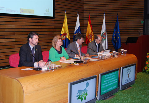 Flix Moral, en el centro, durante el pasado Congreso PARJAP en Las Palmas de Gran Canaria