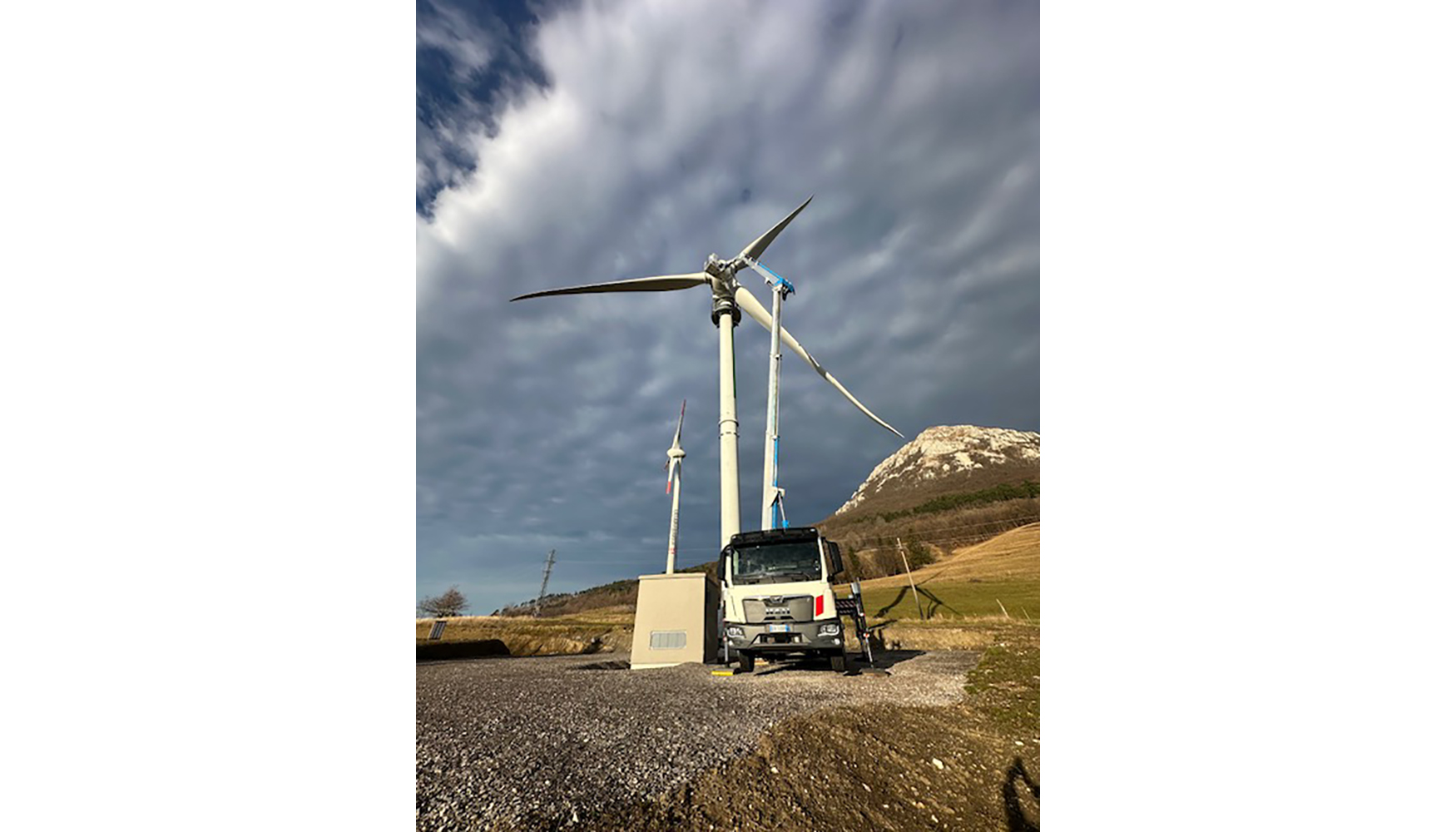 Plataforma MZ350 de M.E. Aeronoleggi