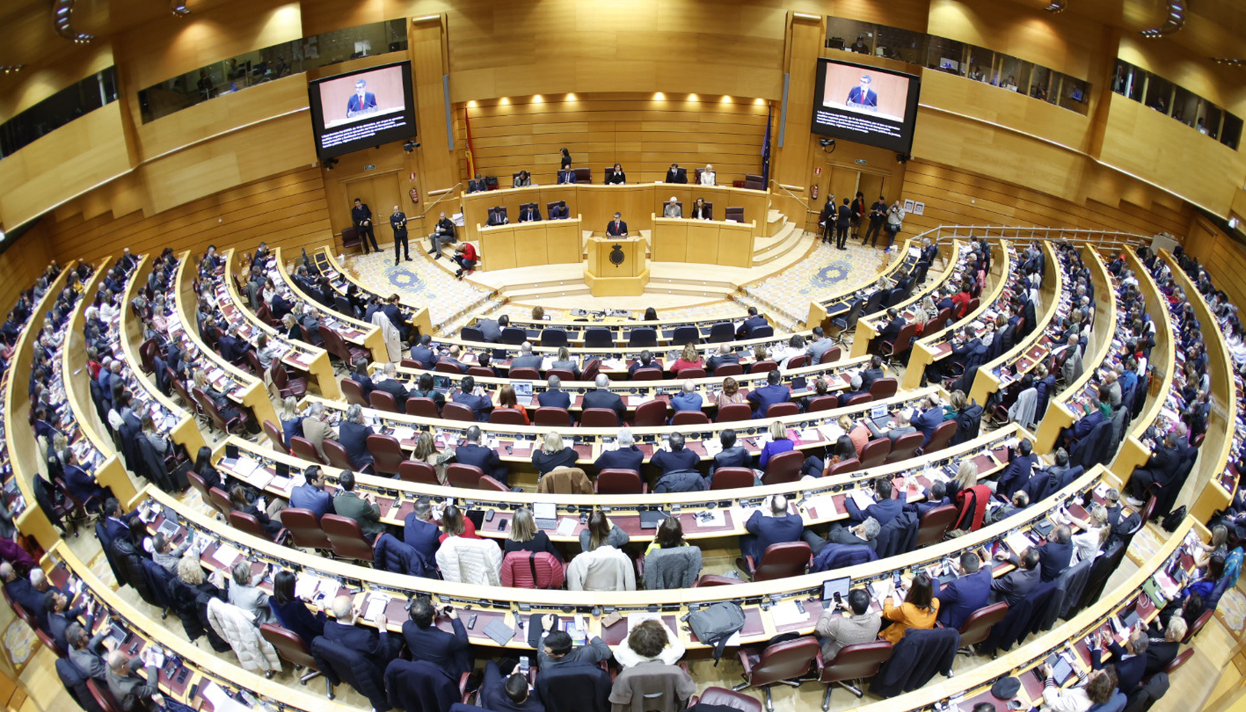 El Pleno del Congreso de los Diputados, reunido en el Senado en la sesin extraordinaria celebrada el 10 de enero
