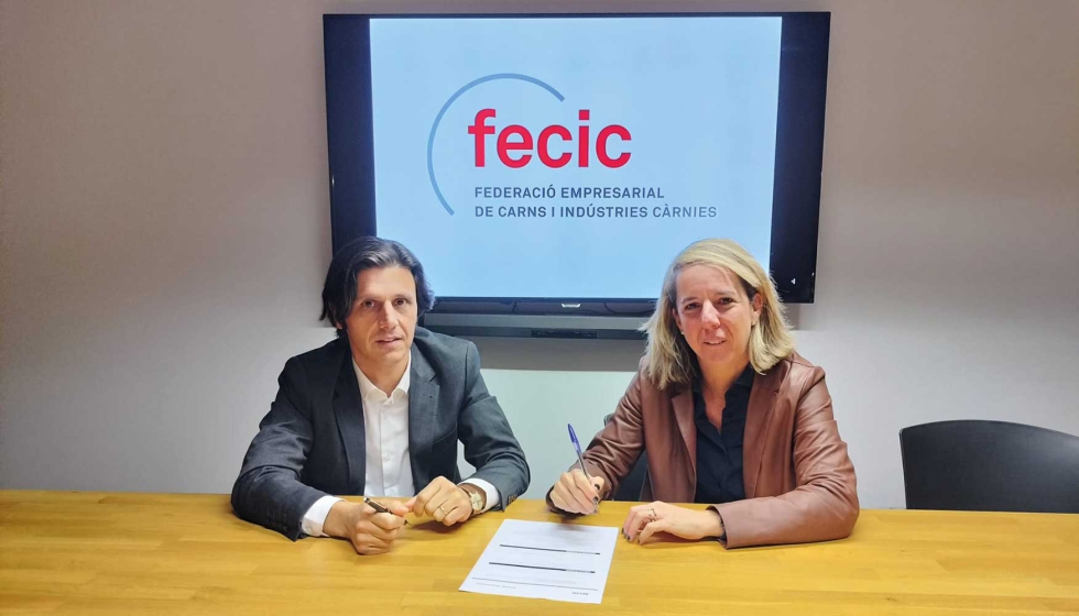 Ignasi Pons, secretario general de Fecic, junto a Maite Arrizabalaga, directora comercial y de Marketing de AECOC