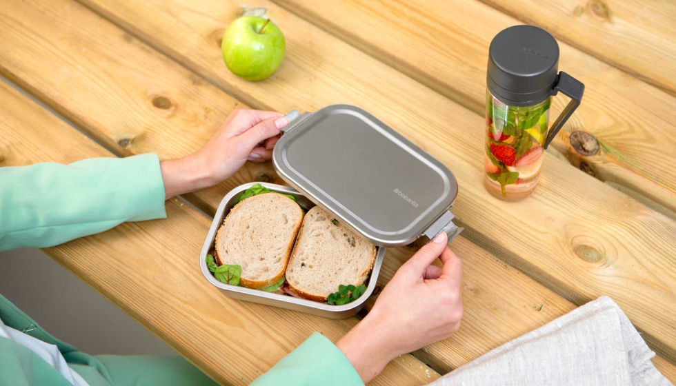 T�per tama�o mediano de la colecci�n Make & Take de Brabantia, en acero inoxidable