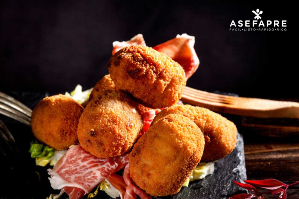 Las croquetas son uno de los platos de aprovechamiento por excelencia, gracias a que su base de bechamel permite incluir, de una forma creativa...