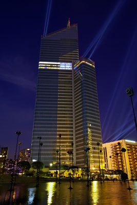 La Torre First, de 231 m, el nuevo techo de Francia. Foto: Apostoly