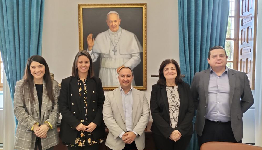 Eva Salazar, profesora y coordinadora de la nueva Ctedra; Beatriz Muoz, directora de Aromais y de la Ctedra; Juan Ramn Arias...