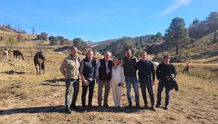 Visita de Jos Luis Aguirre, conseller de Agricultura, Ganadera y Pesca de la Generalitat Valenciana...