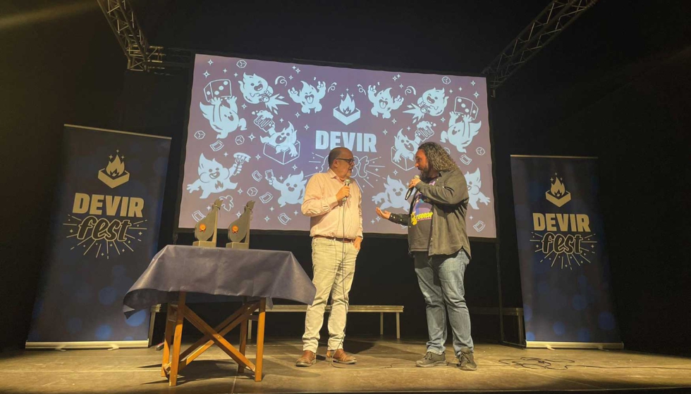 Joaquim Dorca, CMO de Devir y Benjamn Amorn, director de comunicacin de Devir, durante el pasado Devir Fest (Foto: Devir)...