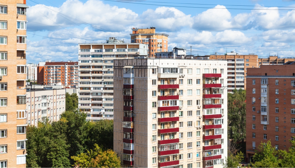 La antigedad de nuestro parque inmobiliario sita a la vivienda en el tercer puesto del podio de emisiones contaminantes...