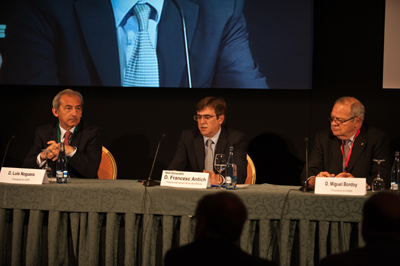 El president del Govern de Les Illes Balears, Francesc Antich, junto con los presidentes de las entidades organizadoras del congreso, Miguel Bordoy...