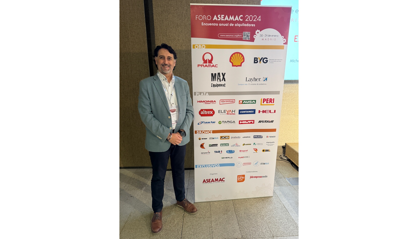 Juan José Torres, presidente de Aseamac, con todos los patrocinadores del Foro Aseamac 2024