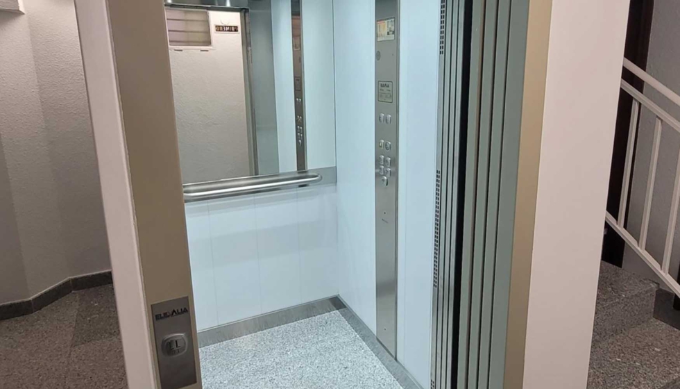 El 19% de los edificios de más de tres plantas del municipio de Madrid no tiene ascensor...