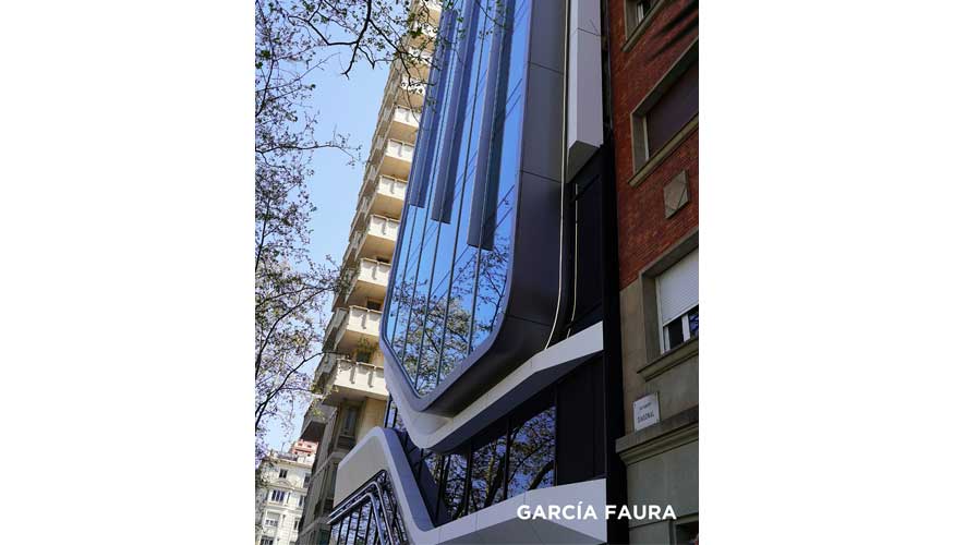 Fachada del edificio Naturgy en la Avenida Diagonal de Barcelona. Foto: Garcia Faura