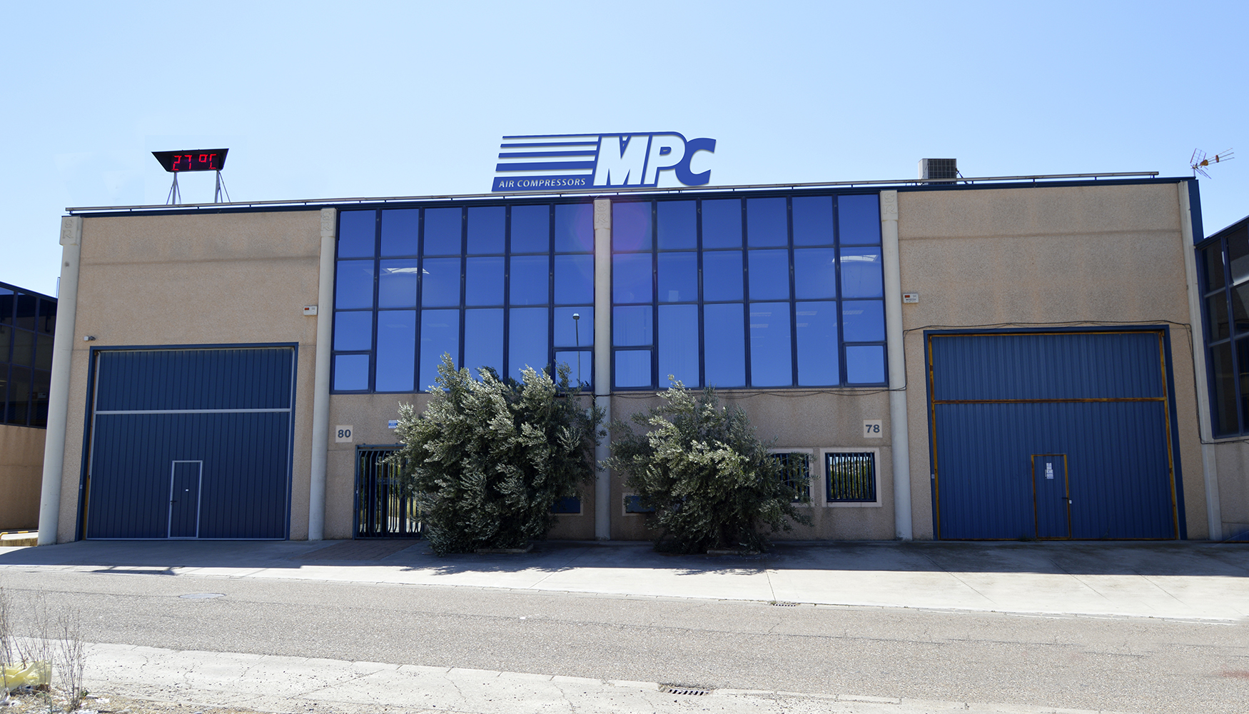 Instalaciones de Air Compressors MPC, ubicadas en el polno de Malpica, en La Puebla de Alfindn, Zaragoza