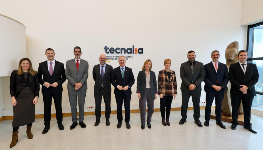 Asistentes a la inauguracin del nuevo laboratorio de Tecnalia para el desarrollo de tecnologas del hidrgeno