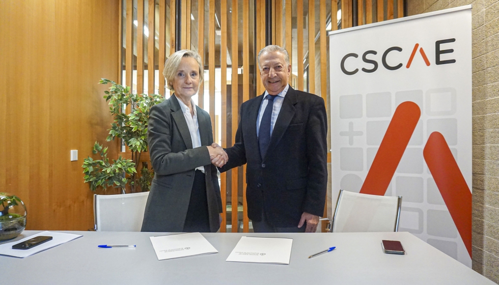 Marta Vall-llossera, presidenta del CSCAE, y Jos Ramn Revert, presidente de la Federacin Hbitat de Espaa, durante el acuerdo suscrito...
