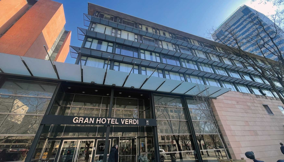 Para la reforma de sus ventanas, el Gran Hotel Verdi, en Sabadell, ha optado por los perfiles REFINE, de Grupo Valverde...