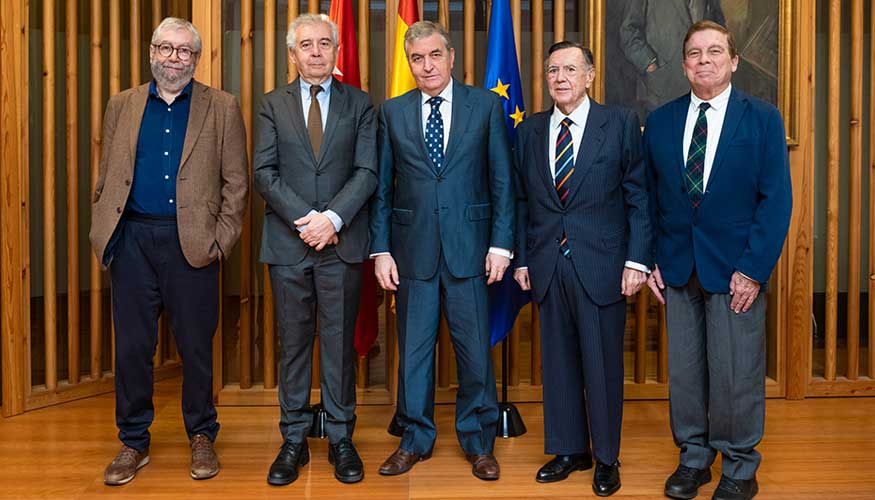 De izquierda a derecha: Antonio Muoz Molina, Pedro Montoli, Sigfrido Herrez, Jos Antonio Camuas y Alberto Campo Baeza...