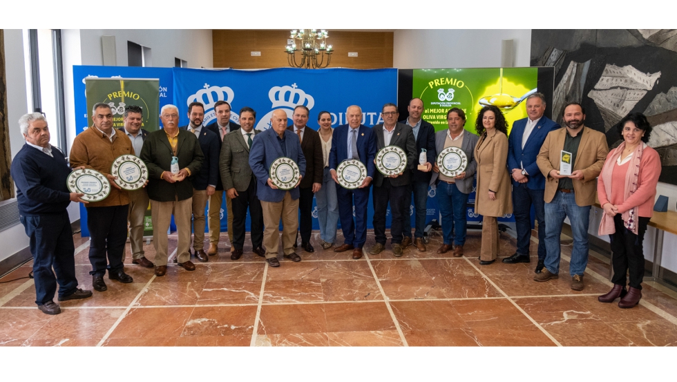 Foto de familia de todos los premiados