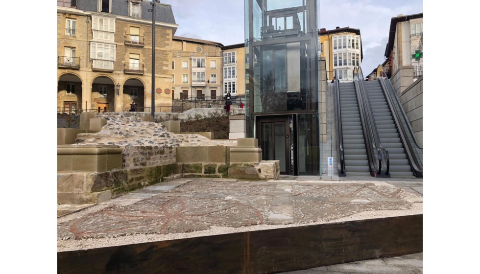 Foto de El Ayuntamiento de Vitoria Gasteiz encarga la auditoría sobre las escaleras mecánicas del Casco Medieval