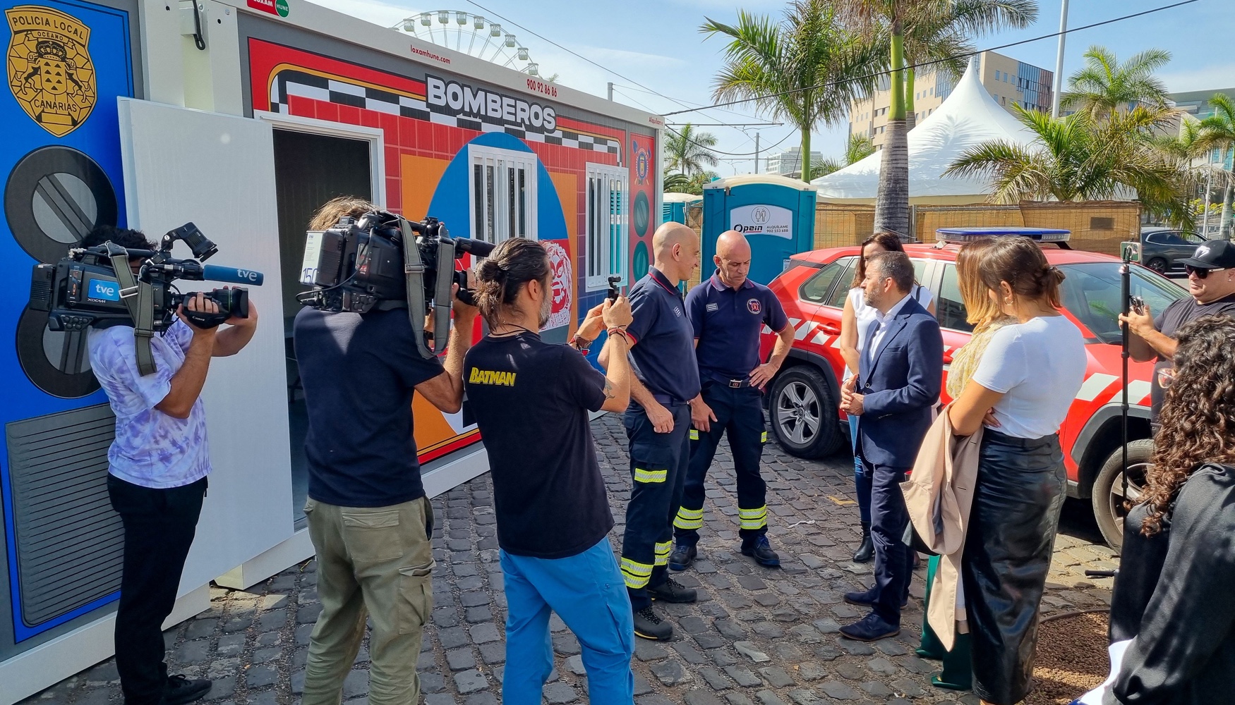 Rueda de prensa de las autoridades y bomberos