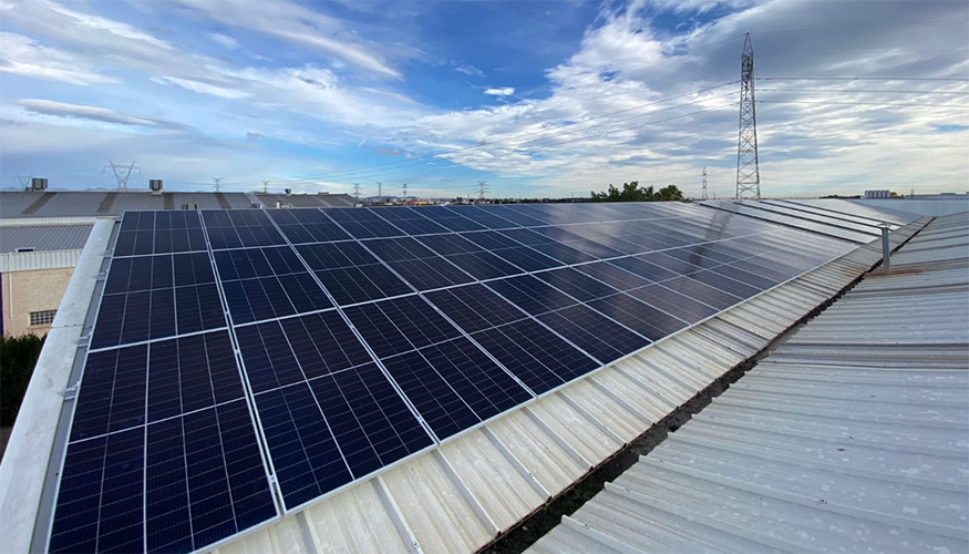 Foto de APS Global-Mundimold apuesta por la sostenibilidad, instalando fotovoltaica en la cubierta de su sede central europea