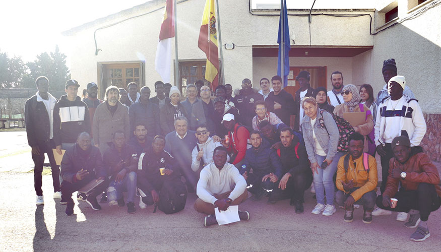 Foto de familia de la inauguracin del segundo curso de la Escuela de Pastores en la provincia de Albacete