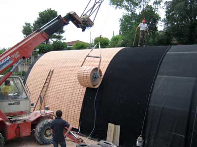 A lightweight formwork was used for the construction of the vault of the Mingo House