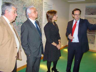 Antonio Berrios, Mara Gmez and Hilario Lpez Luna during his visit to the PTA