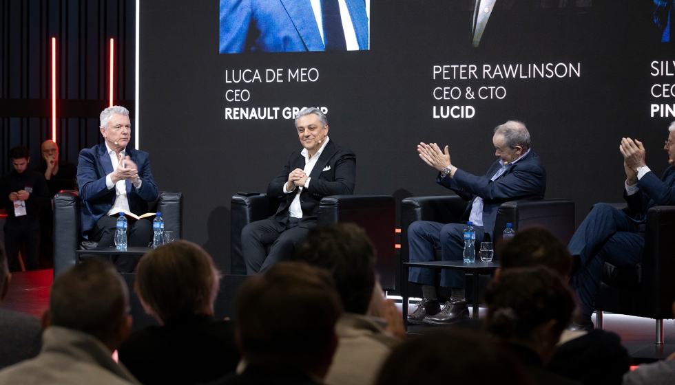 Luca de Meo, CEO de Renault; Peter Rawlinson, CEO de Lucid; y Silvio Pietro Angori, CEO de Pininfarina, durante su intervencin...
