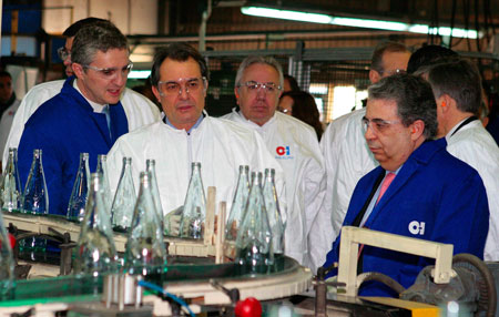 El president de la Generalitat de Catalunya, Artur Mas, durante su visita a la planta de Zona Franca