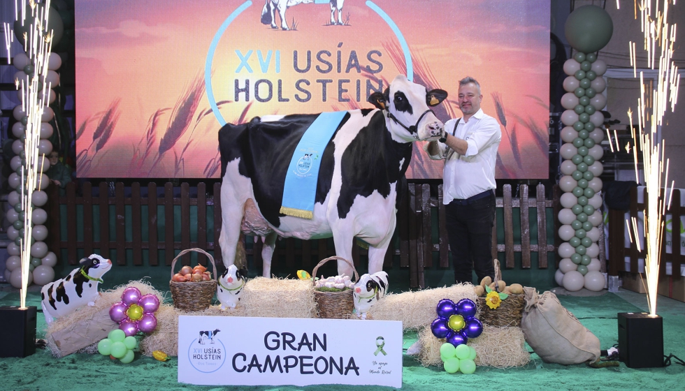 Meridian Nerea, de la ganadera Huerta Los Tobas, recibe el ttulo de Gran Vaca Campeona