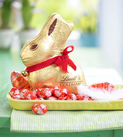 El conejo de Pascua dorado de Lindt es muy popular. No se debe slo al delicioso chocolate, tambin al tentador envoltorio. Foto: Lindt...