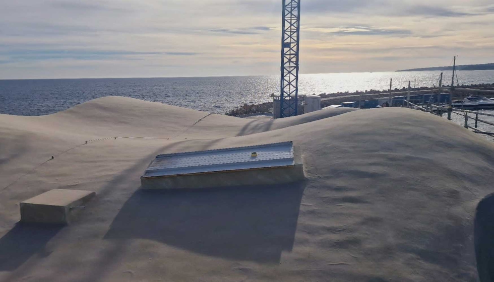 Imagen de la cubierta que simula una playa de arena en la que han colaborado Krypton , AiFim y Sika