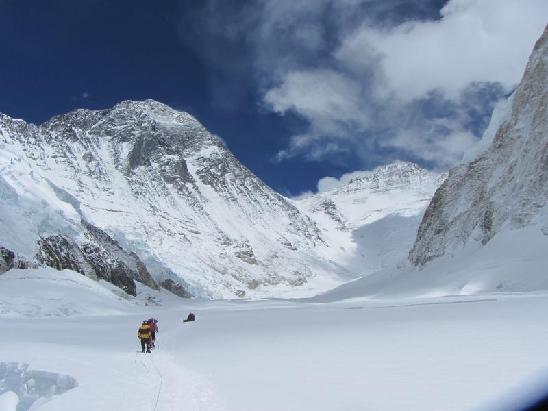 El valle del silencio, con el Everest y el Lhotse al fondo (FOTO: Edurne Pasaban)