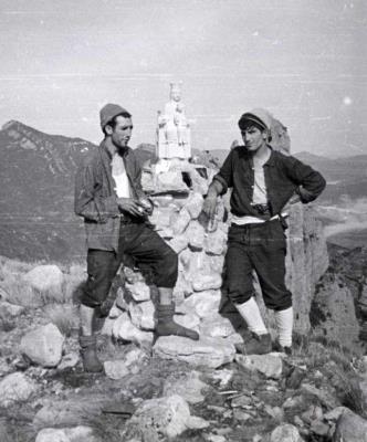 Ursi Abajo y Jess Ibarzo en la cima del mallo Pisn