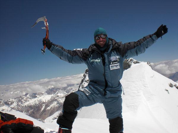 Alex Txikon hace 10 das en la cima del GI (FOTO: Col. Alex Txikon)