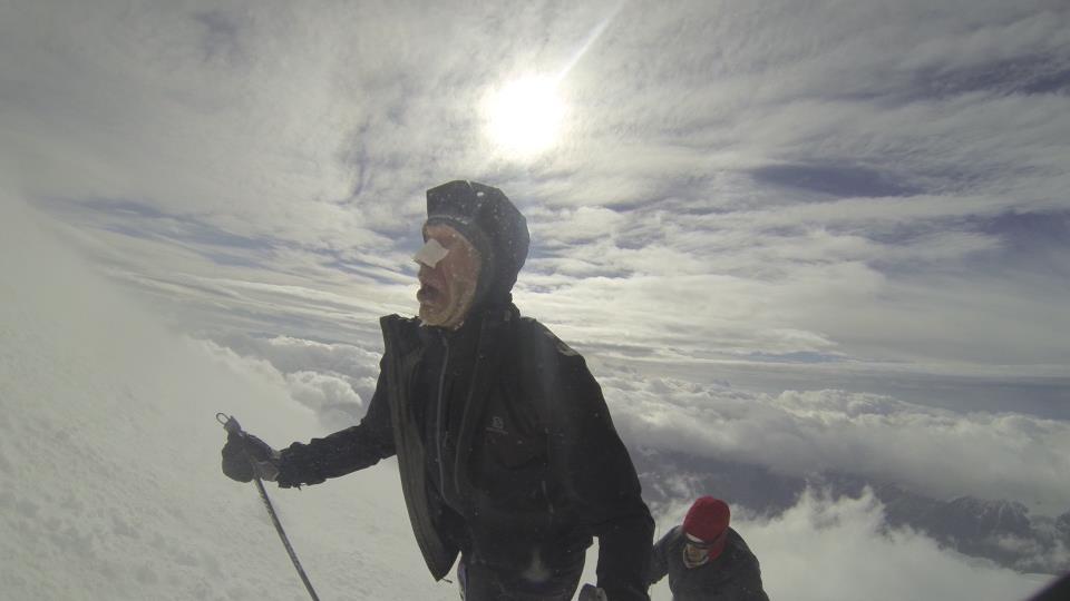 Vitaly Shkel y Kilian Jornet durante la ascensin al Elbrus Seb Montaz