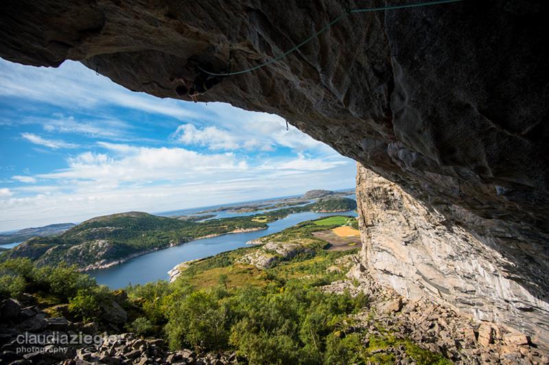 Adam Ondra en la cueva de Flatanger Claudia Ziegler