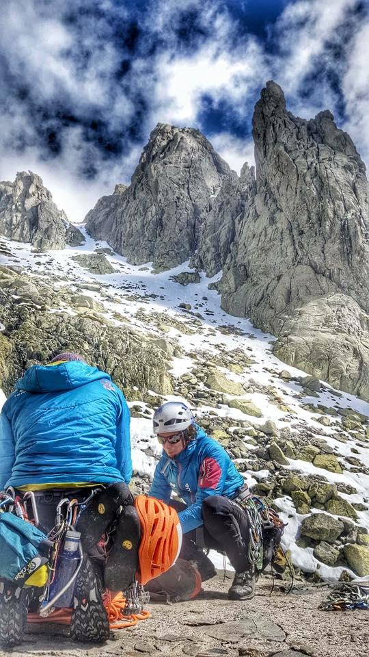 El EFA en el refugio Victory Beatriz Flamini