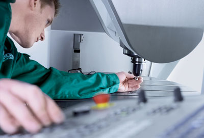 The philosophy of service is being continuously reinforced in many companies and has therefore increased care when handling the machine tools...