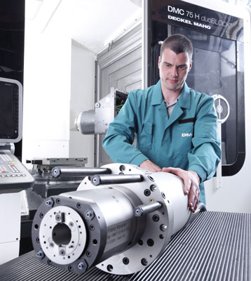 In DMG Spare Parts GmbH in Geretsried, one 100 employees ensure that the spare parts, conversion...