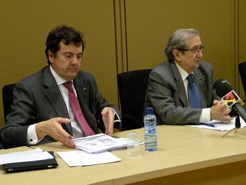 De izquierda a derecha, Jaime Hernani y Pedro Rif, director general y presidente de Agragex, respectivamente