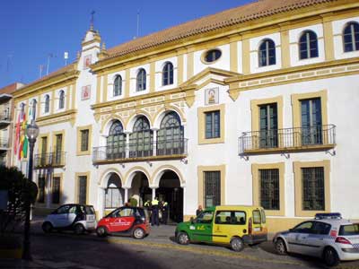 Fachada del Ayuntamiento de Dos Hermanas, poblacin de la provincia de Sevilla con 120.000 habitantes