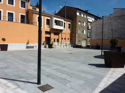 Plaza El Molino de Sabinigo (Huesca)